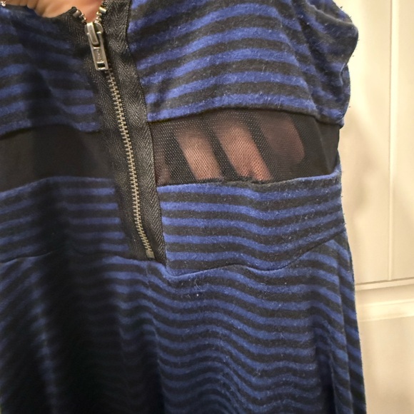 Xhilaration Blue and Black Striped Top - Picture 3 of 5